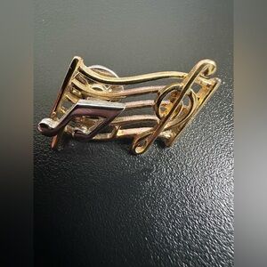Vintage Avon Gold & Silver Tone Music Note Brooch